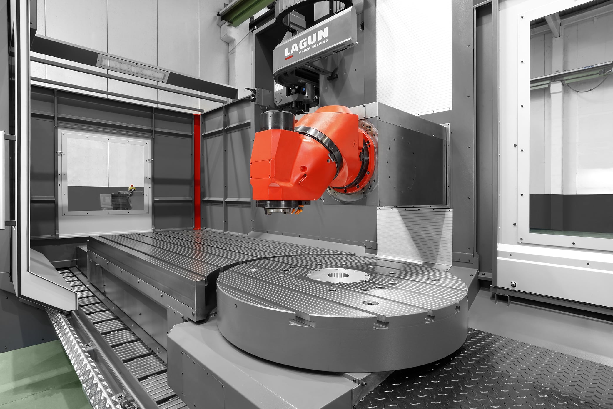 Inside BM-C Machining center with integrated rotary table